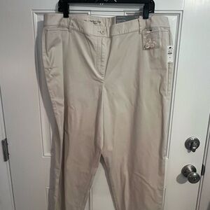Talbots Curvy Perfect Crop Pants in Cream